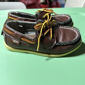 Oshkosh boat shoes